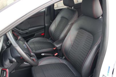 Car image 13