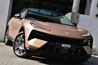 Car image 2