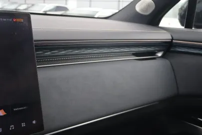 Car image 36