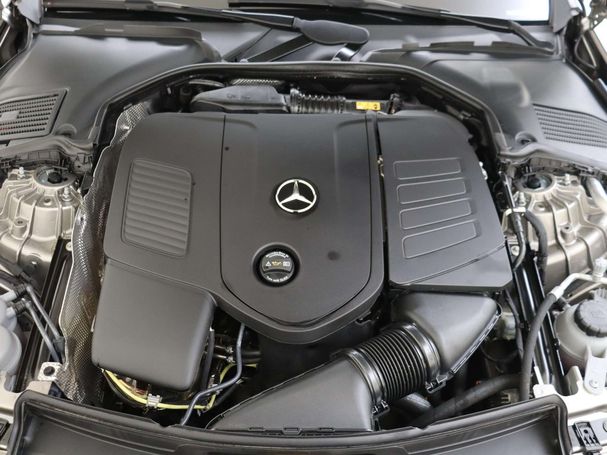 Mercedes-Benz C 300 e T AMG Line 230 kW image number 4