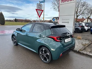 Car image 4