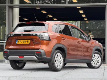 Car image 3