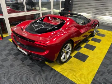 Car image 30