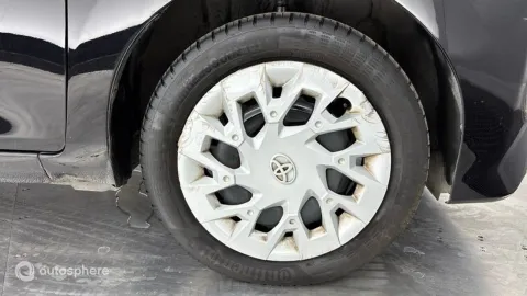 Car image 20