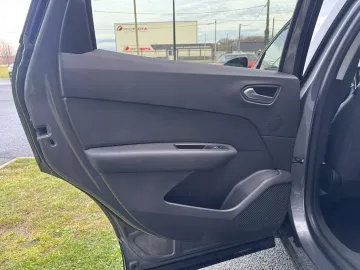 Car image 46