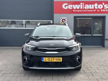 Car image 25
