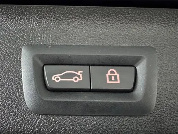 Car image 34