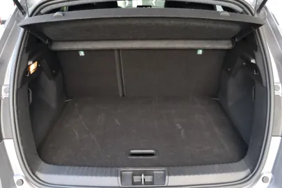 Car image 32