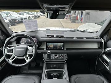 Car image 26