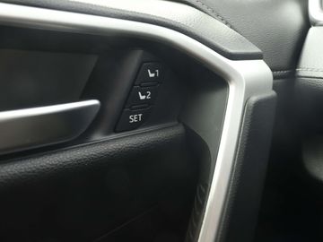 Car image 32