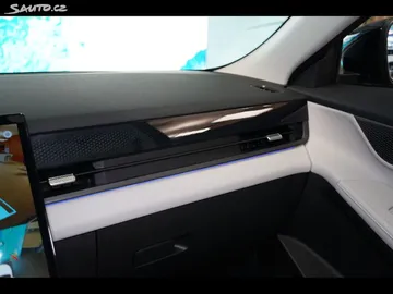 Car image 32