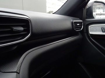 Car image 37