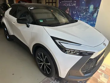 Car image 2