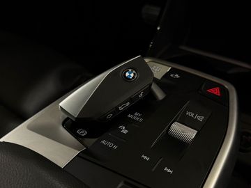 Car image 32