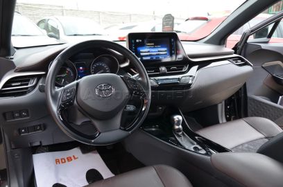 Car image 10