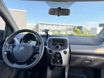 Car image 13