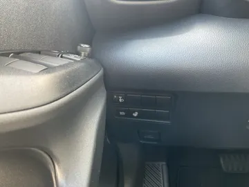 Car image 29