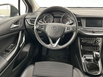 Car image 14