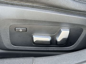 Car image 33