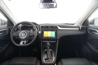 Car image 10