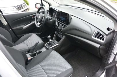 Car image 29