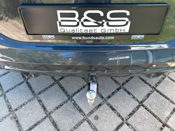 Car image 34