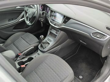 Car image 10