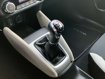 Car image 33