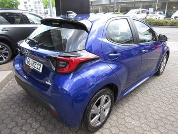 Car image 4