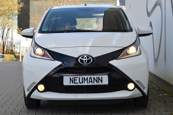 Toyota Aygo 51 kW image number 2