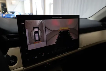 Car image 28