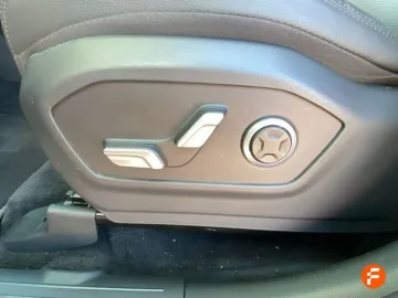 Car image 32