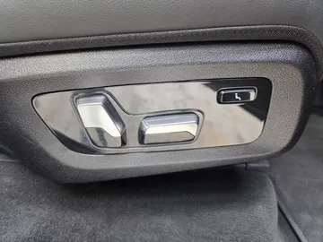 Car image 46
