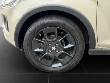 Car image 20