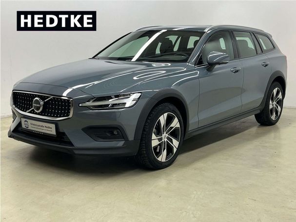 Volvo V60 Cross Country AWD B4 145 kW image number 1