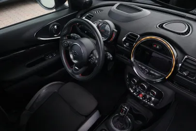 Car image 29