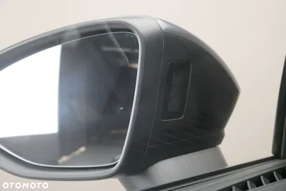 Car image 33