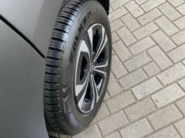 Car image 29