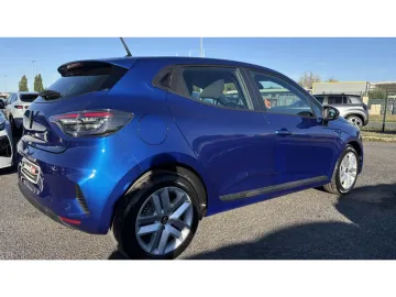 Car image 25