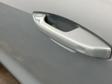 Car image 37