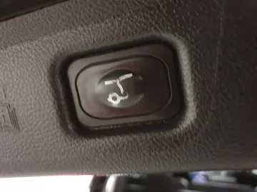 Car image 39