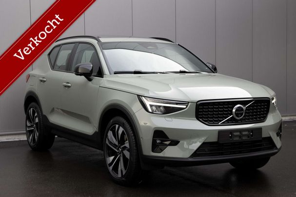 Volvo XC40 B3 Ultra Dark 120 kW image number 2