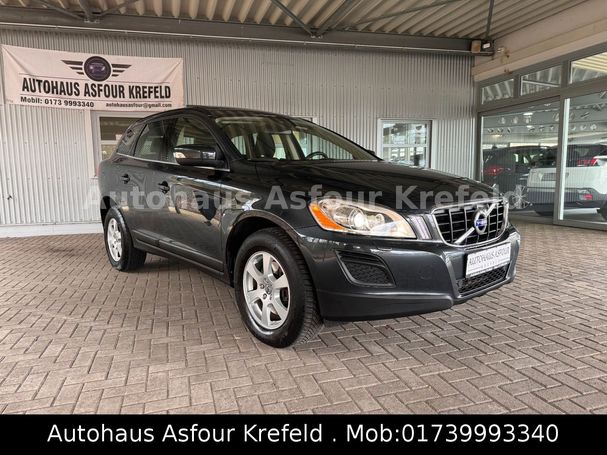 Volvo XC60 AWD Momentum 120 kW image number 6