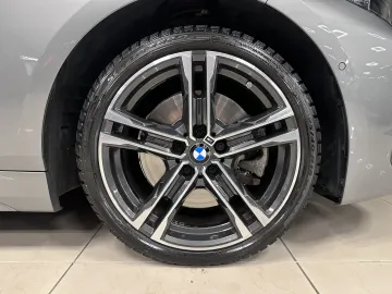 Car image 32