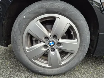 Car image 34