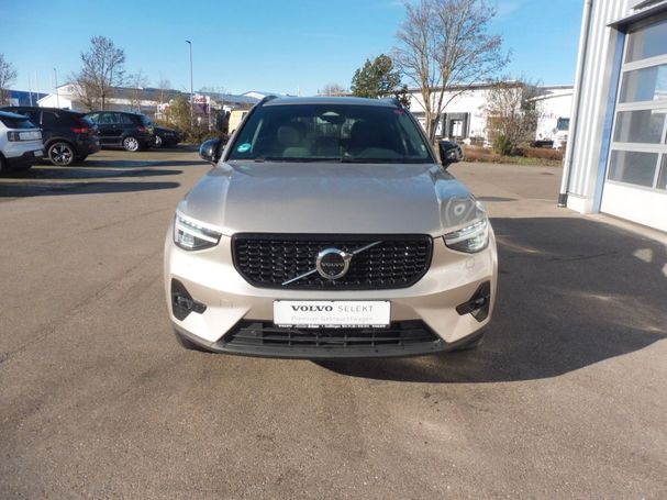 Volvo XC40 B4 Plus Dark 145 kW image number 2