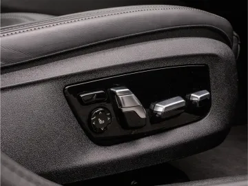 Car image 47