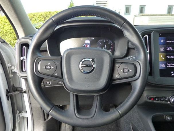 Volvo XC40 D3 Momentum 110 kW image number 7