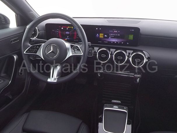 Mercedes-Benz A 180 100 kW image number 3