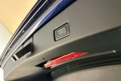 Car image 36